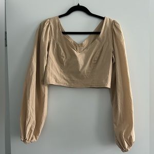 Lantern sleeve sweetheart neck crop top